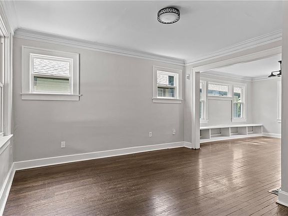 2nd image of 5526 Woodland Ave