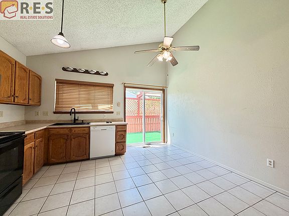4th image of 9393 W Wagon Trail Cir