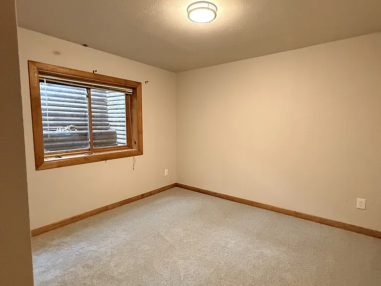 418 W Olive St — Photo 12