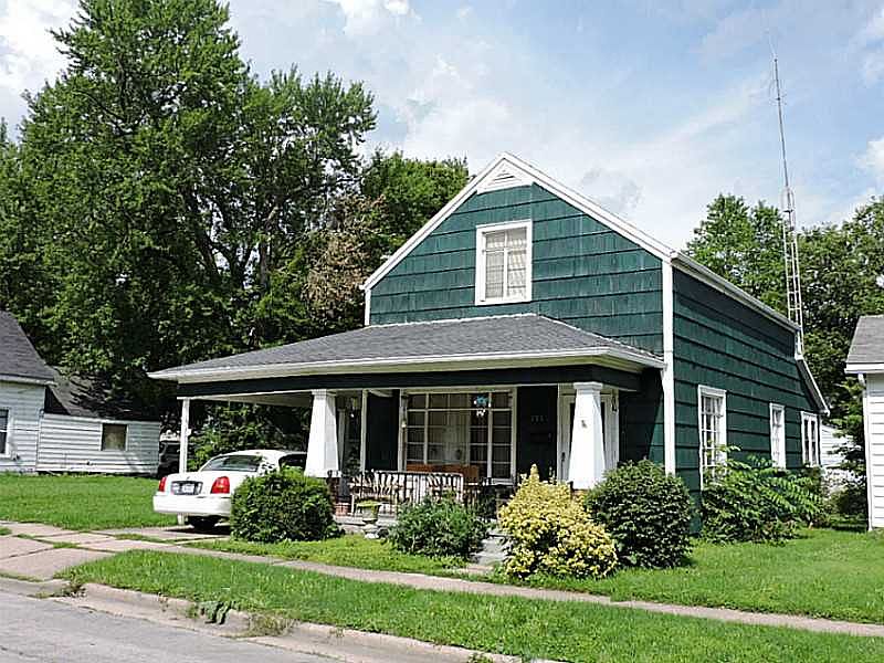 1st image of 722 Broadway Ave