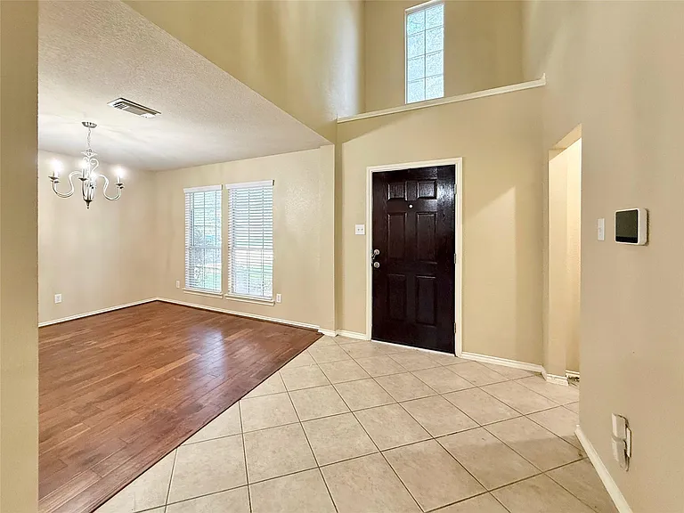 1810 Katlyn Ln — Photo 4