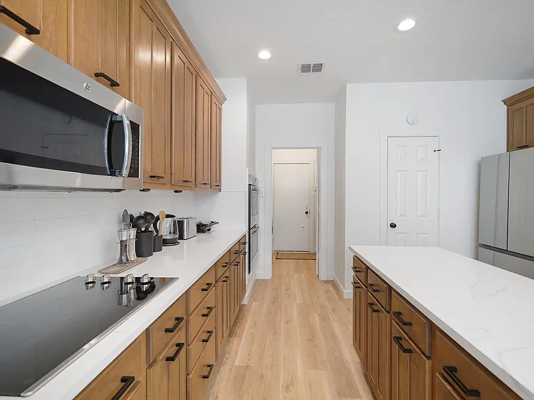 416 Rembert Ct — Photo 16