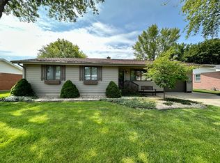 820 14th St, Peru, IL 61354