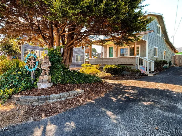1300 NW 14th St, Lincoln City, OR 97367