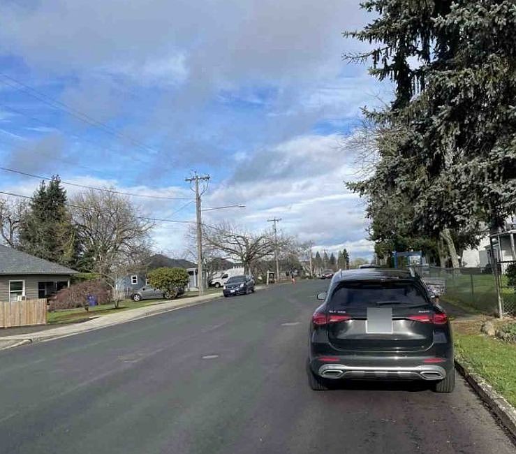 Exterior Neighborhood (street photo)