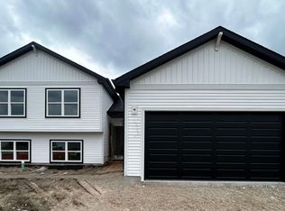 1416 Lilac Ln, Harvard, IL 60033