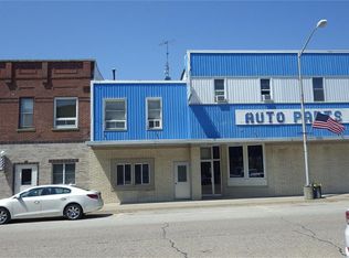 120 N Washington St, Edgewood, IA 52042