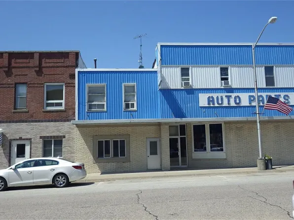 120 N Washington St, Edgewood, IA 52042