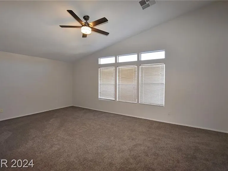 2111 Fountain Springs Dr — Photo 13