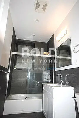 Rented by Bold New York | media 24