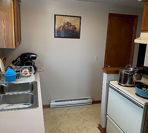 4th image of 2751 Alder Creek Dr N APT 1