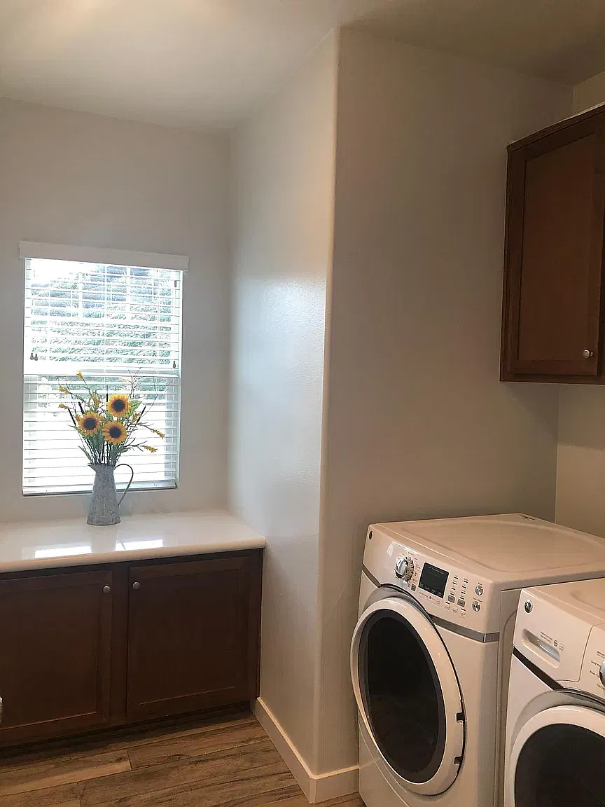 5 bed, 2344 sqft, $5,500 — Photo 4