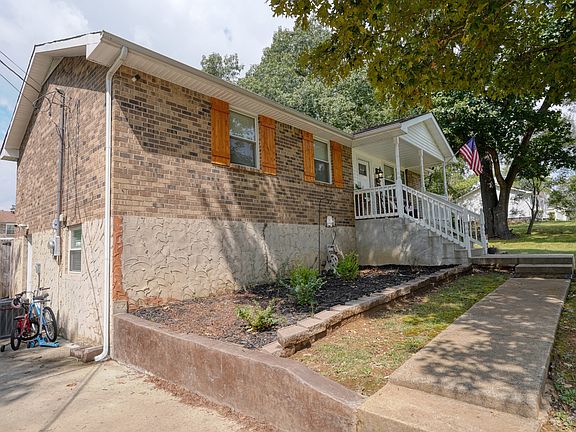 4th image of 408 N Magnolia Dr