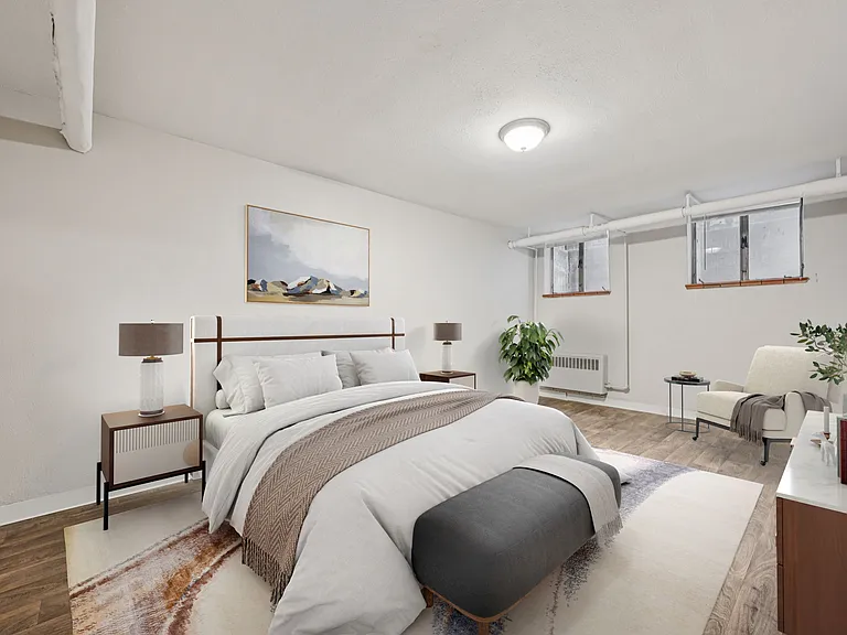South Josephine Apartments — Photo 17