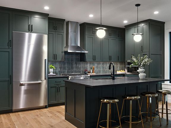 5th image of 2815 W 42nd St