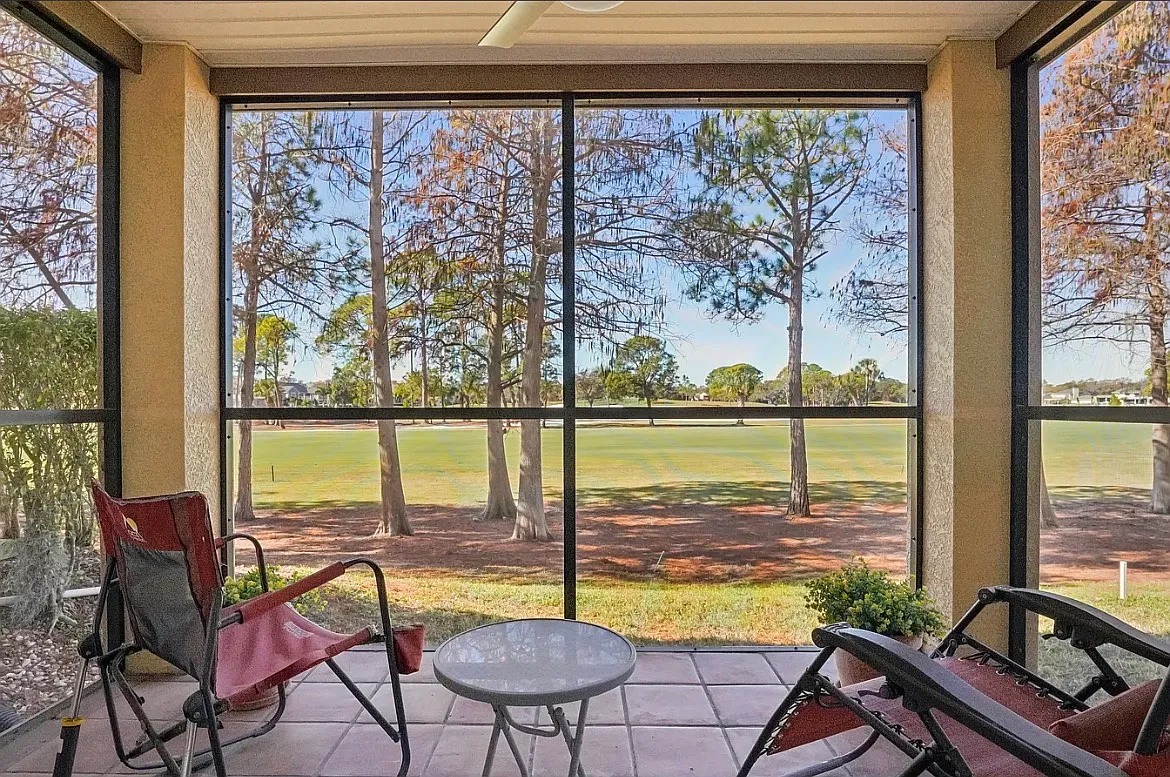 2 bed, 984 sqft, $2,200 — Photo 3