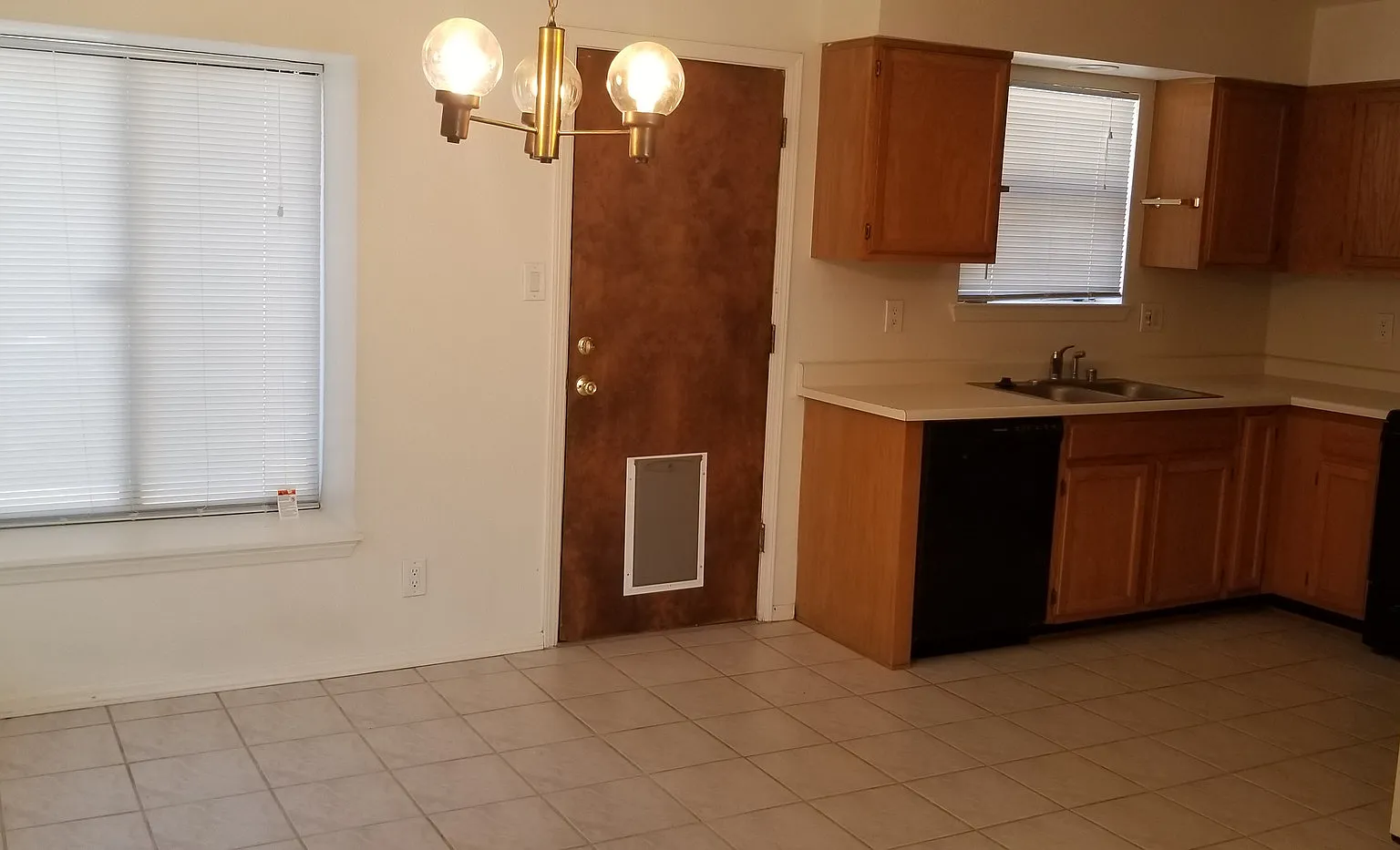 2Bdrm 2BA 2CG 1,151 Sqft — Photo 3