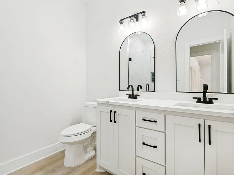 8011 Doreen Ave — Photo 10