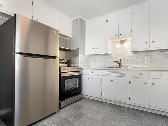 5th image of 534 E Royal Forest Blvd