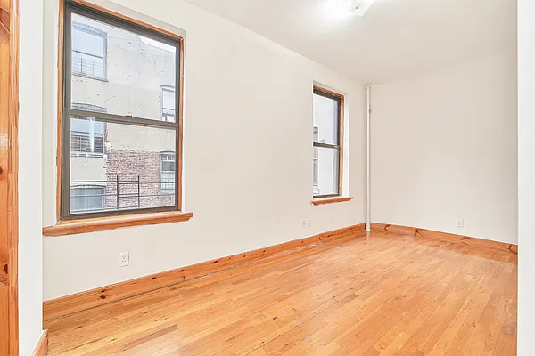 Rented by Compass | media 24