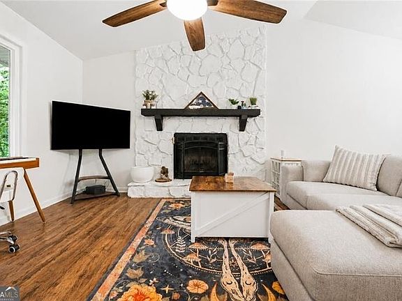 4th image of 1172 Ridgeside Dr NW