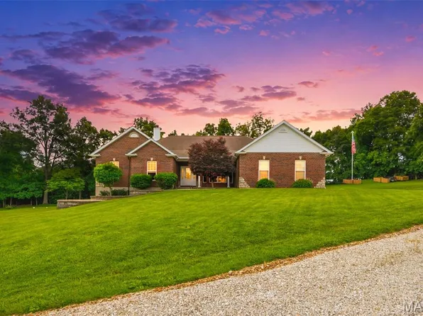 20 Valley Ridge Ct, Hawk Point, MO 63349