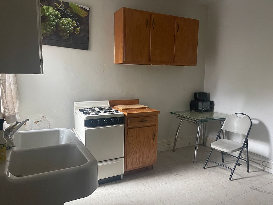 2nd image of 1421 S 58th St #3