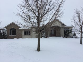 345 Plaza Ln, Plymouth, WI 53073