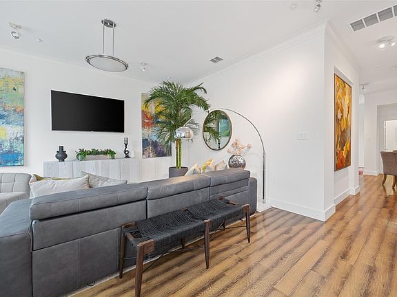 2nd image of 4312 McKinney Ave APT 4