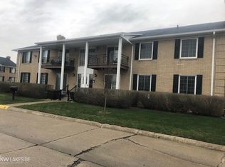 34821 Valleyview Dr APT D1, Sterling Heights, MI 48312
