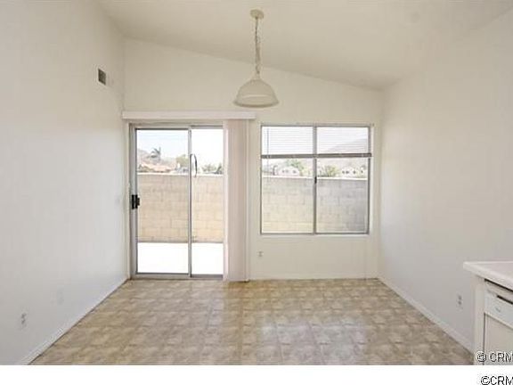 4th image of 15567 Coleen St