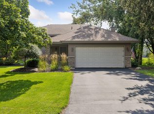 1378 Rice Creek Trl, Shoreview, MN 55126