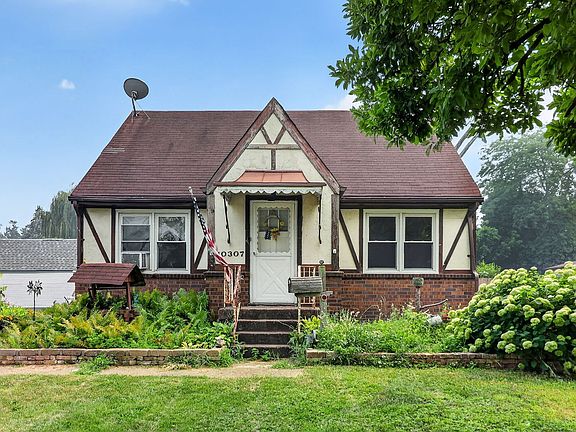 2nd image of 10307 Dickens Ave