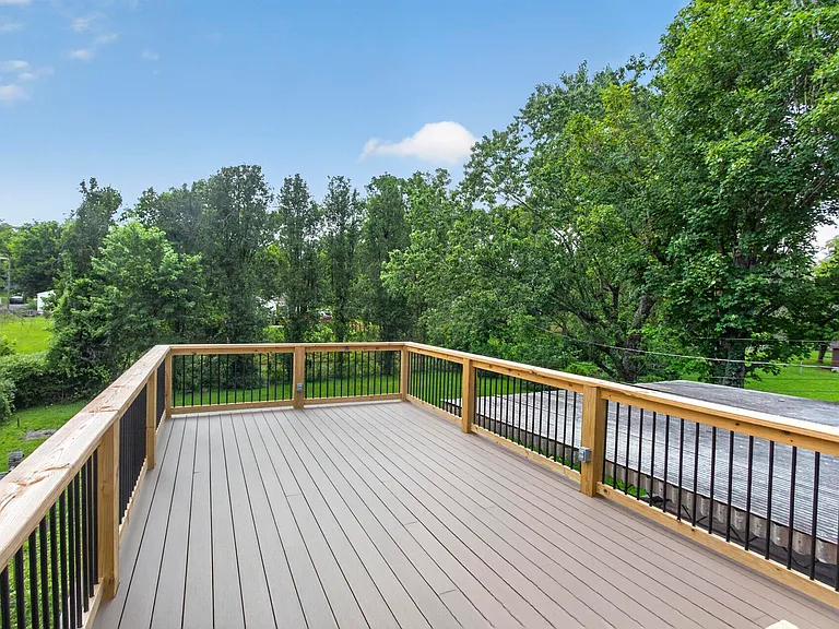 214 Blanchard Pl — Photo 34