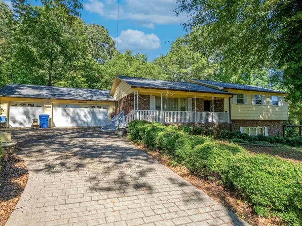 139 Winston Dr, Talladega, AL 35160