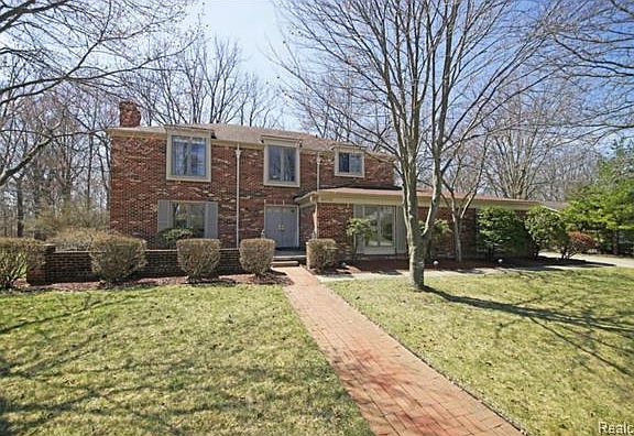 2nd image of 45715 Woodleigh Way