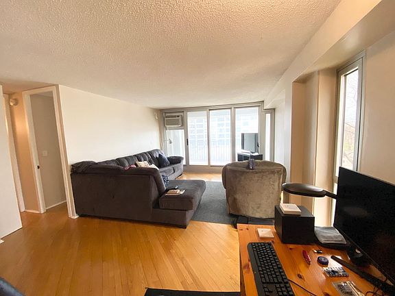 3rd image of 1960 N Lincoln Park W APT 410