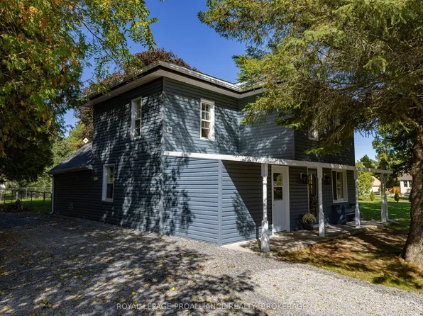 6045 Verona St, South Frontenac, ON K0H 2W0