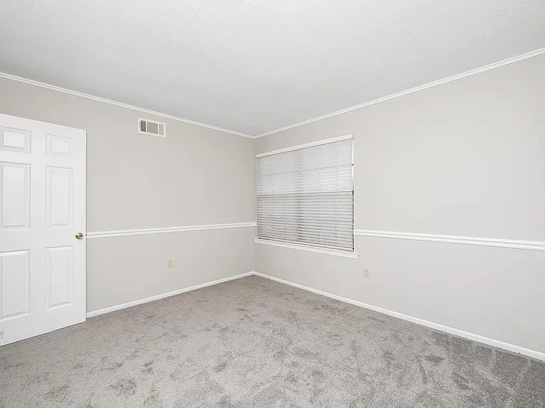 58 Danielle Ct — Photo 26