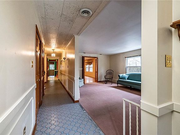 3rd image of 18 Baughman St