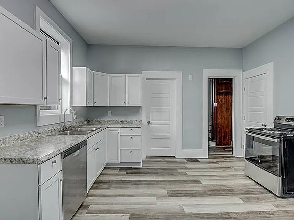 5th image of 947 York St