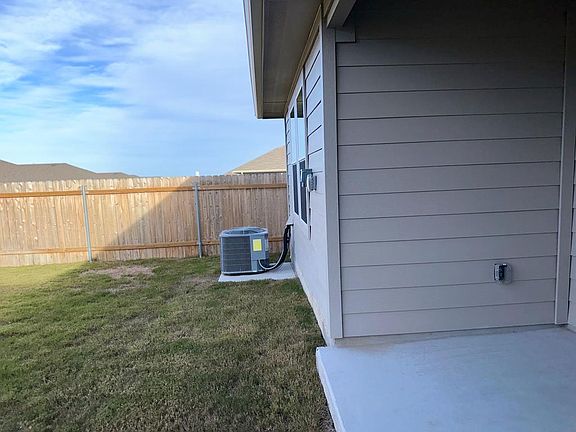 5th image of 817 Gerardia Ct #1