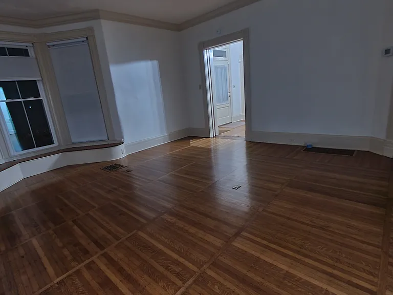 114 W Lexington Ave — Photo 62