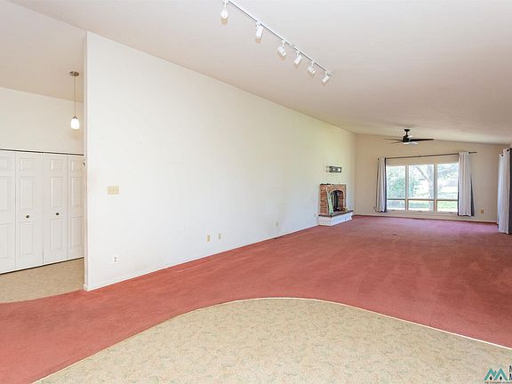5th image of 411 Tierra Berrenda Dr