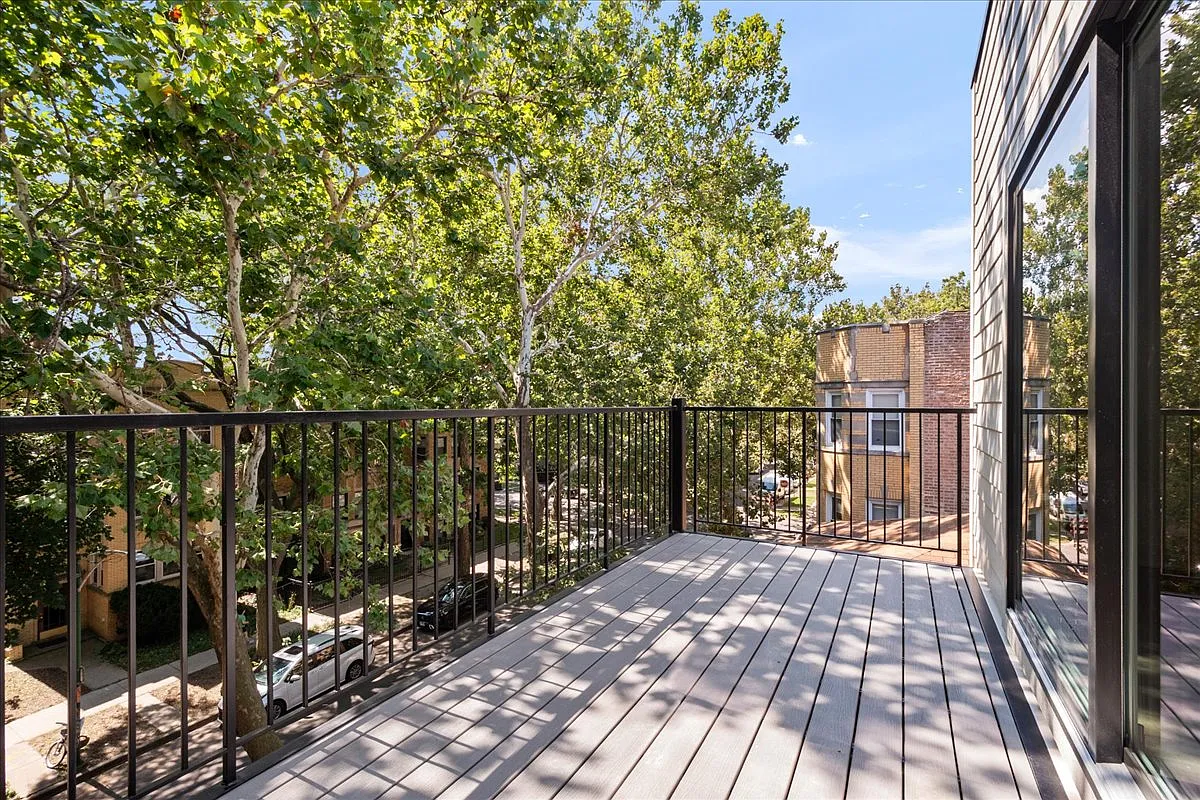 3 bed, $2,995 — Photo 3