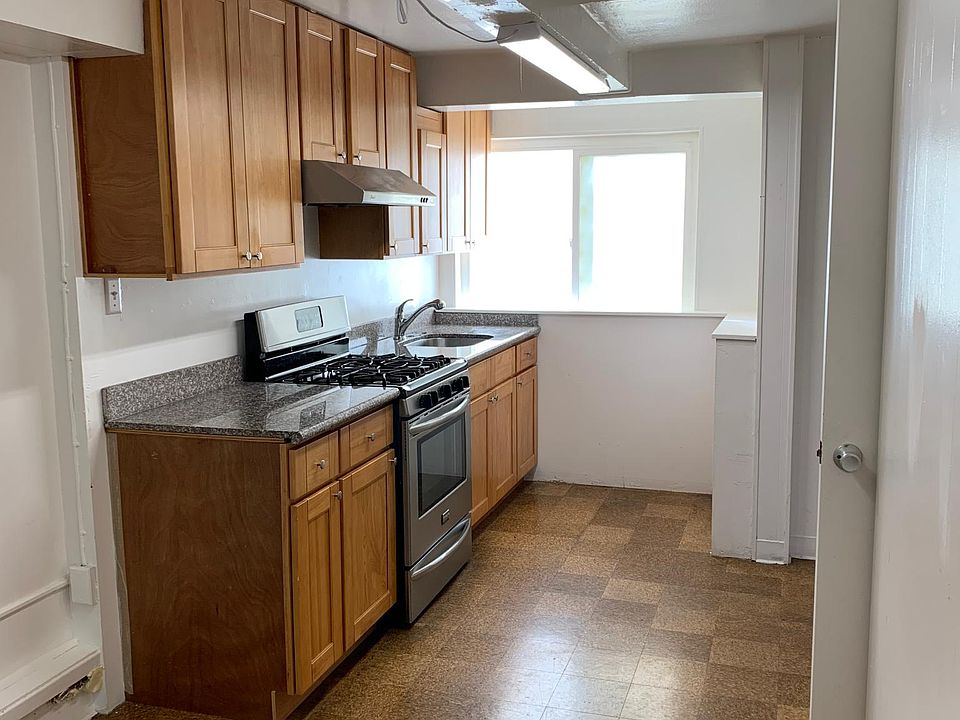 1st image of 104 Lake Dr
