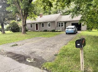 18 Van Meter Dr, Amherst, MA 01002