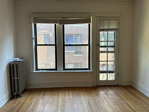 2nd image of 5851 S Blackstone Ave APT 213