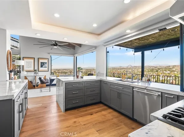 12348 Circula Panorama, Santa Ana, CA 92705