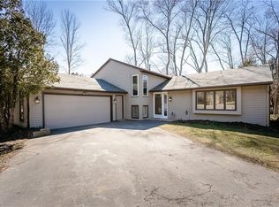 1 Brook Holw, Pittsford, NY 14534